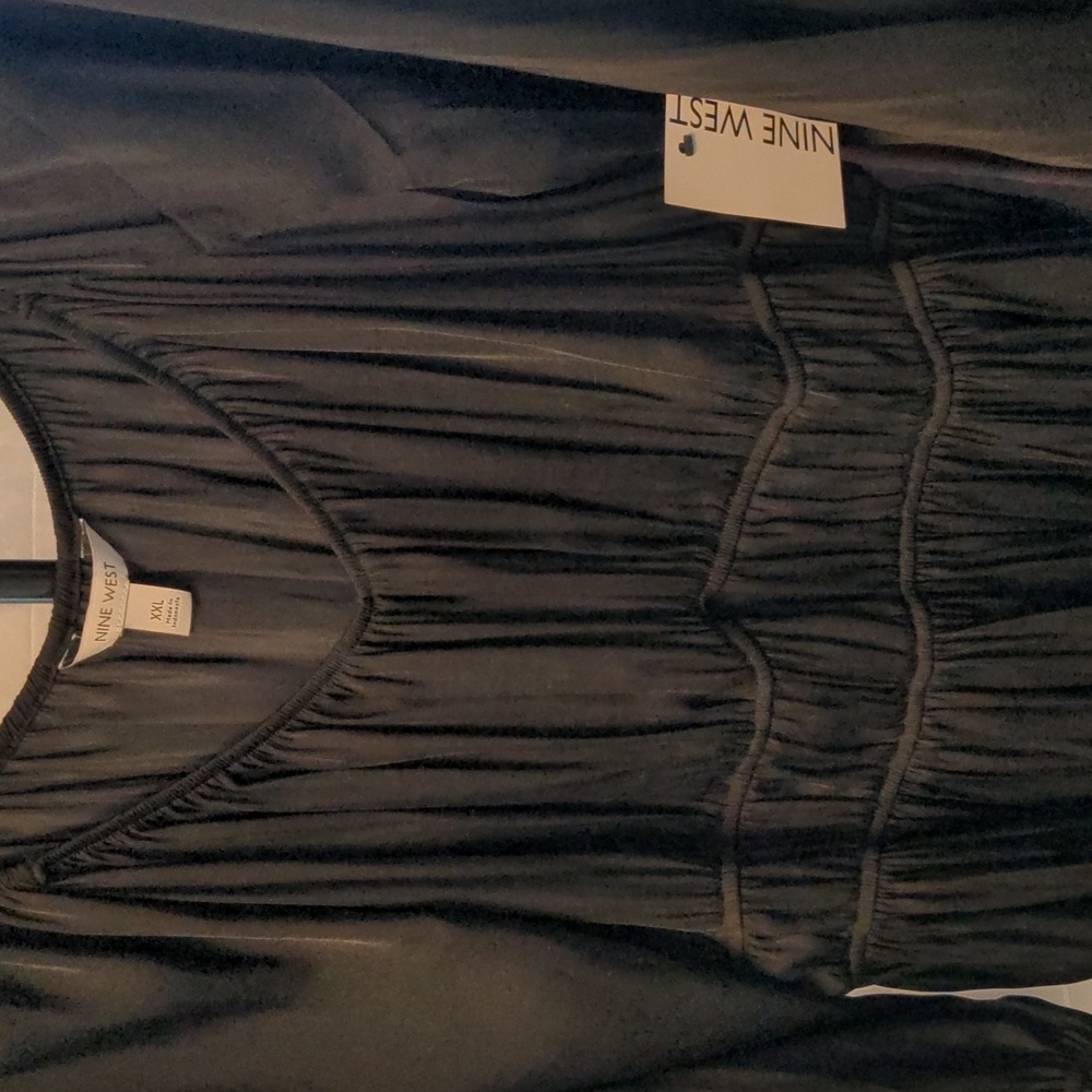 NWT Nine West, black, polyester top. XXL. Very silky soft. - Picture 3 of 4